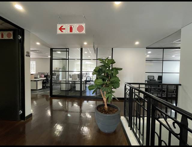 2,213.50M² OFFICE TO LET IN BRYANSTON